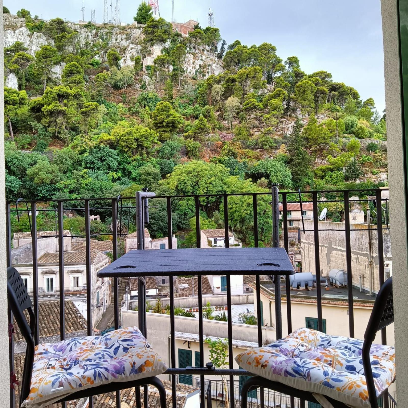 Acciana Rooms Modica Exterior photo